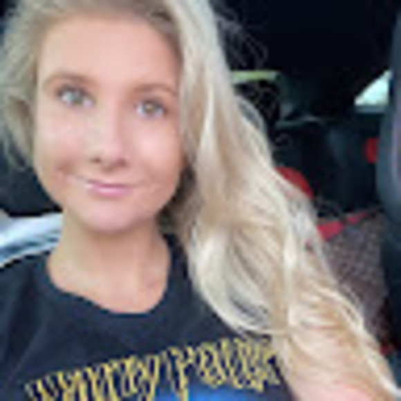 Meet your Posher, Christina - Picture 1 of 1